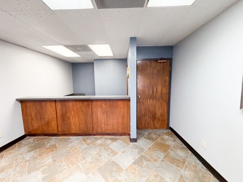 More Photos Of 3711 20th St, Lubbock Office For Sale
