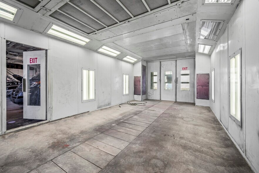 More Photos Of 512 W Center St, Manchester General Retail For Sale