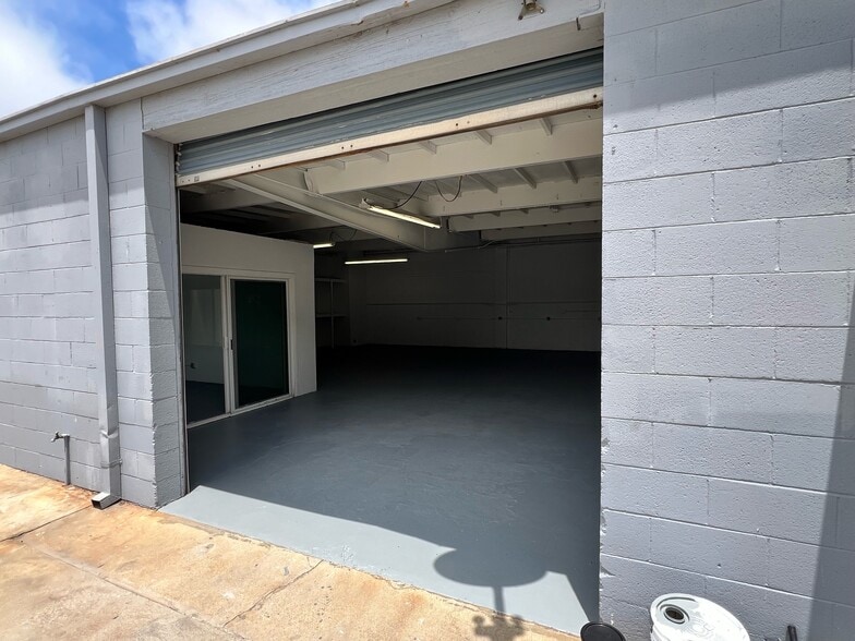 More Photos Of 1775-1783 Callens Rd, Ventura Warehouse For Lease