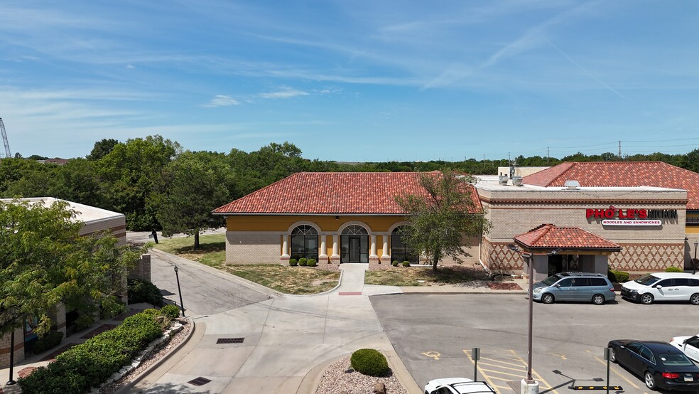 More Photos Of 2929 N Rock Rd, Wichita Unknown For Lease