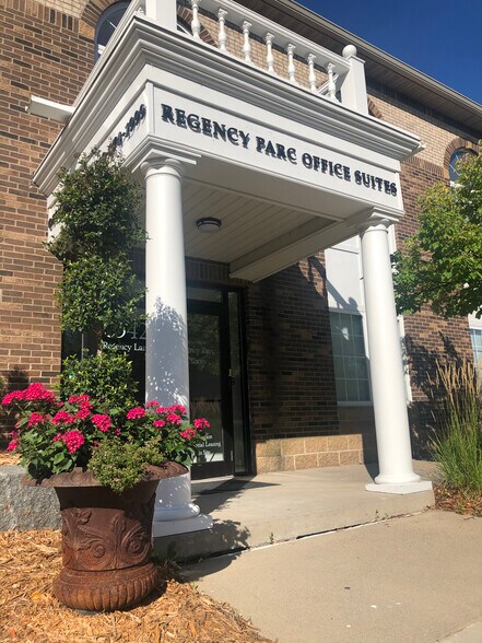 More Photos Of 6542 Regency Ln, Eden Prairie Office For Lease