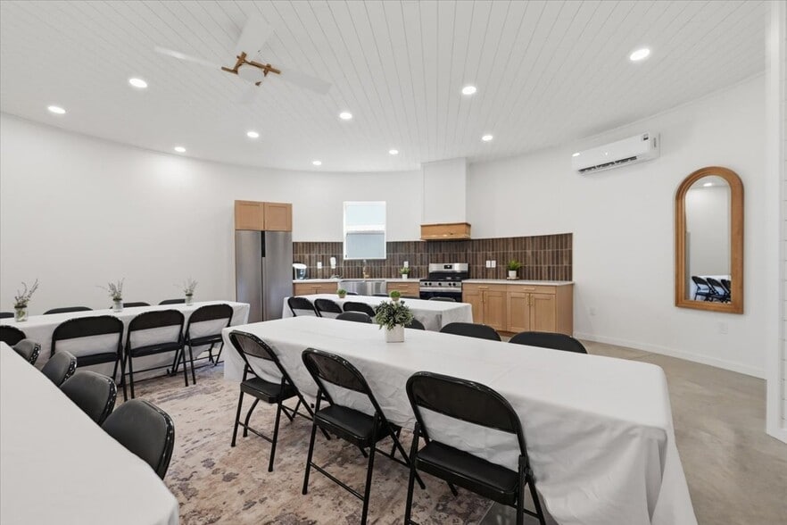 More Photos Of 131 3rd St, Underwood Specialty For Sale