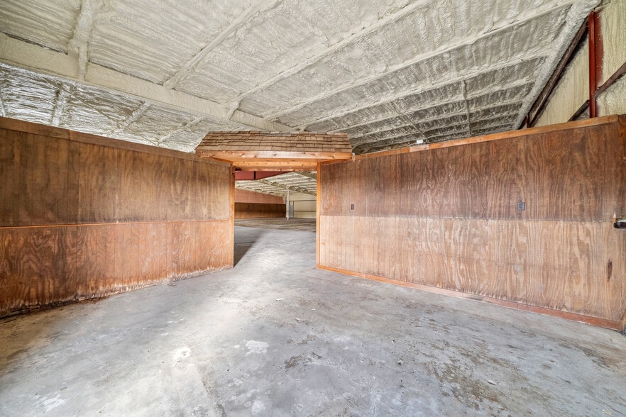 More Photos Of 149 County Road 219, Bay City Warehouse For Sale