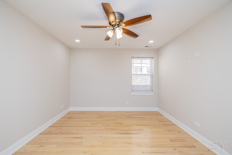 More Photos Of 6126 Eberhart ave, Chicago Apartments For Sale