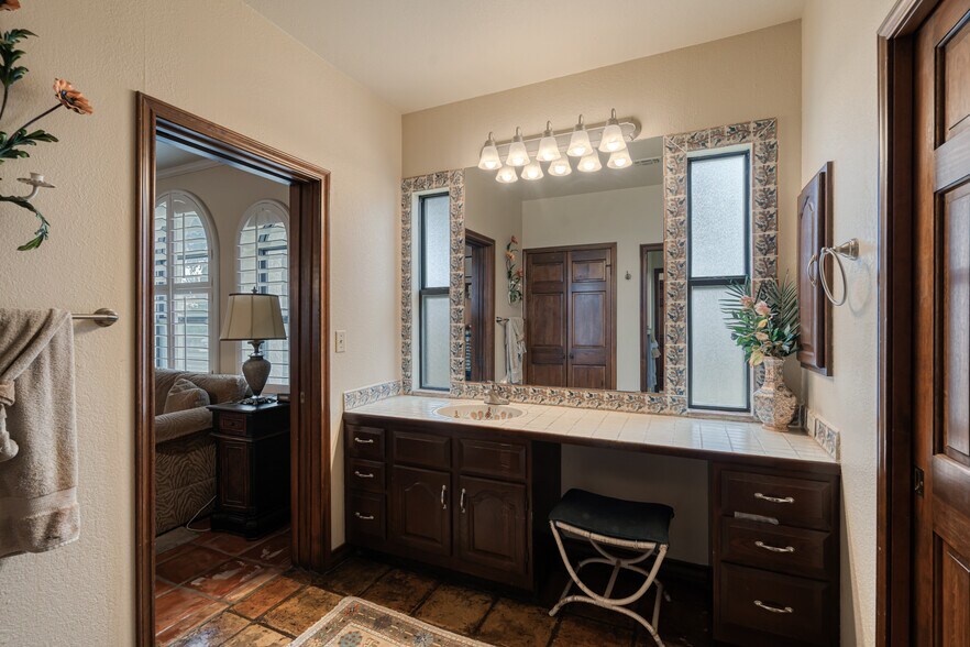 More Photos Of 505 Gilchrist Ln, Del Rio Specialty For Sale