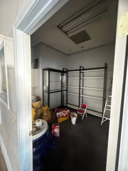 More Photos Of 5755 Spring Mountain Rd, Las Vegas Storefront Retail Office For Lease