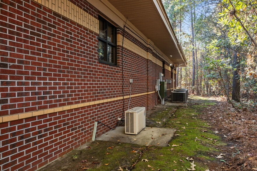 More Photos Of 2223 Hemby Ln, Greenville Medical For Sale