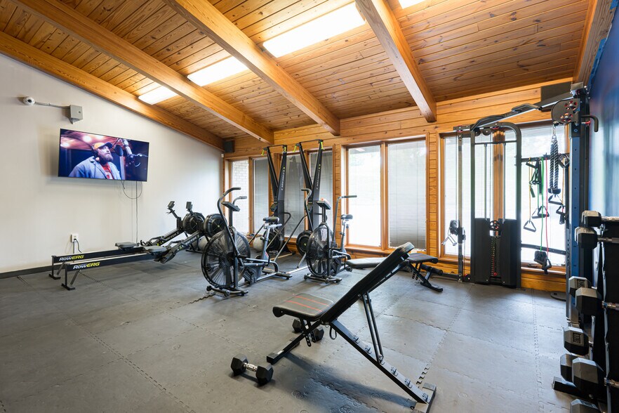 More Photos Of 90 Asheland Ave, Asheville Medical For Sale