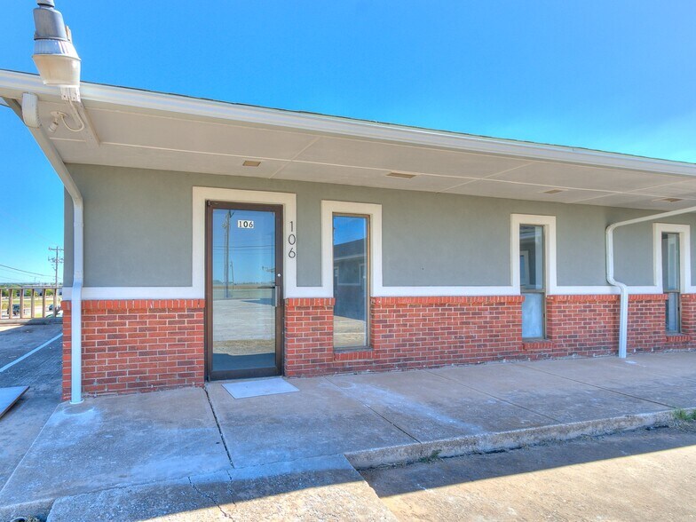 More Photos Of 7030 W Wilshire Blvd, Oklahoma City Storefront Retail Office For Lease