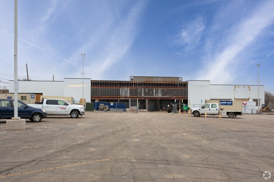 More Photos Of 4950 E Hampden Ave, Denver Freestanding For Lease