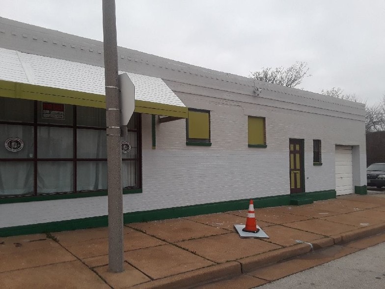 More Photos Of 2600 N Florissant Ave, Saint Louis Flex For Sale