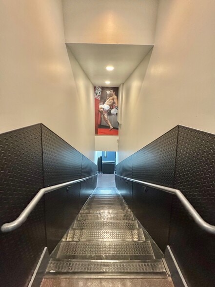 More Photos Of 215-15 Northern Blvd, Bayside Storefront Retail Office For Lease