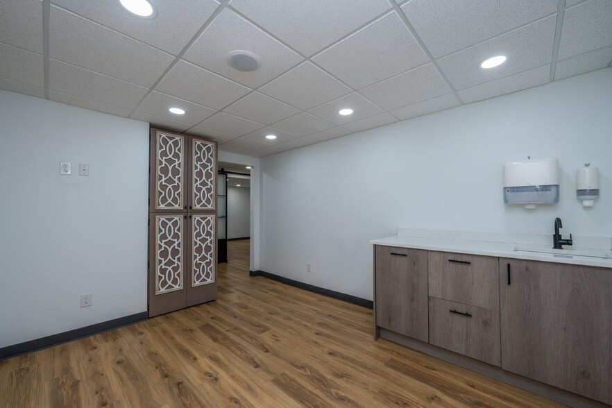 More Photos Of 3830-3824-M-139 Saint Joseph, MI 49085, Saint Joseph Medical For Sale