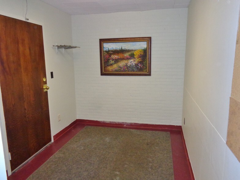 More Photos Of 153 Main St, Manchester Medical For Sale