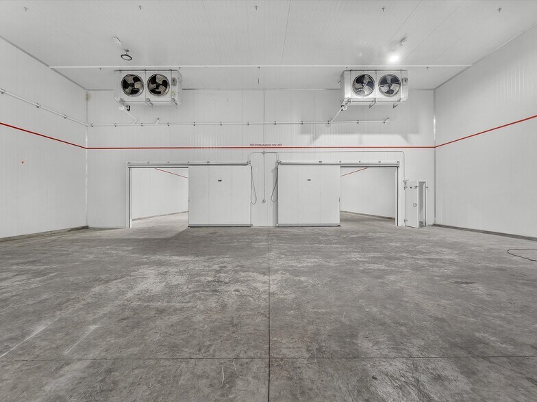 More Photos Of 2701 NW 107th Ave, Miami Refrigeration Cold Storage For Lease