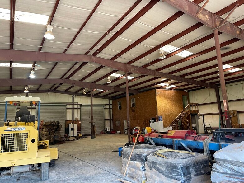 More Photos Of 1808 S Main St, Atmore Truck Terminal For Lease