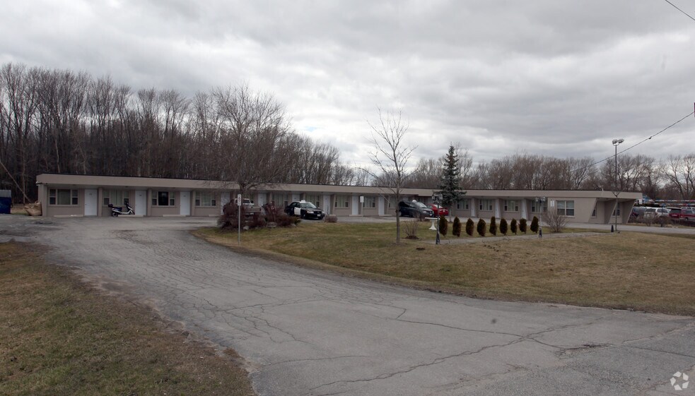 Primary Photo Of 20590 Highway 11, Bradford West Gwillimbury Hotel For Sale