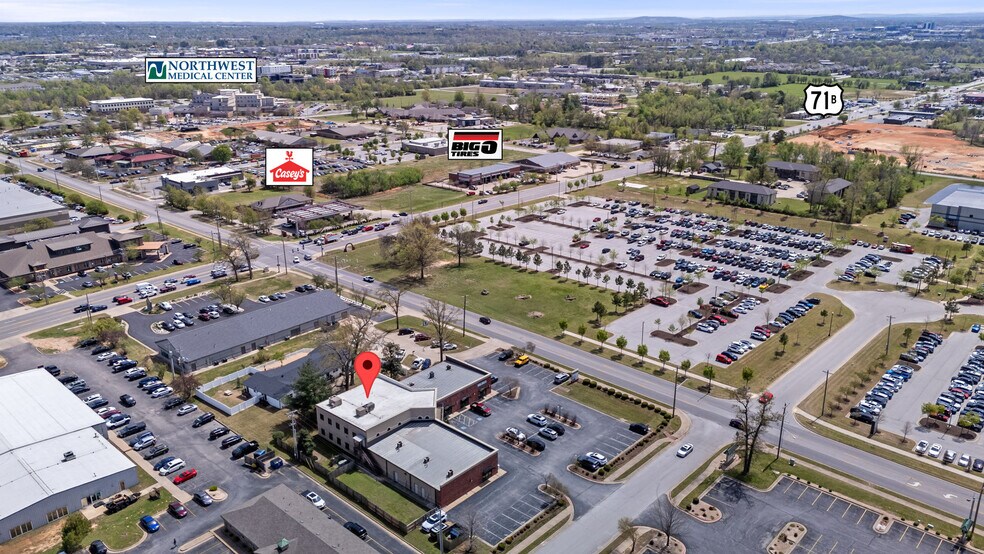 More Photos Of 1001 SE 28th St, Bentonville Office For Lease