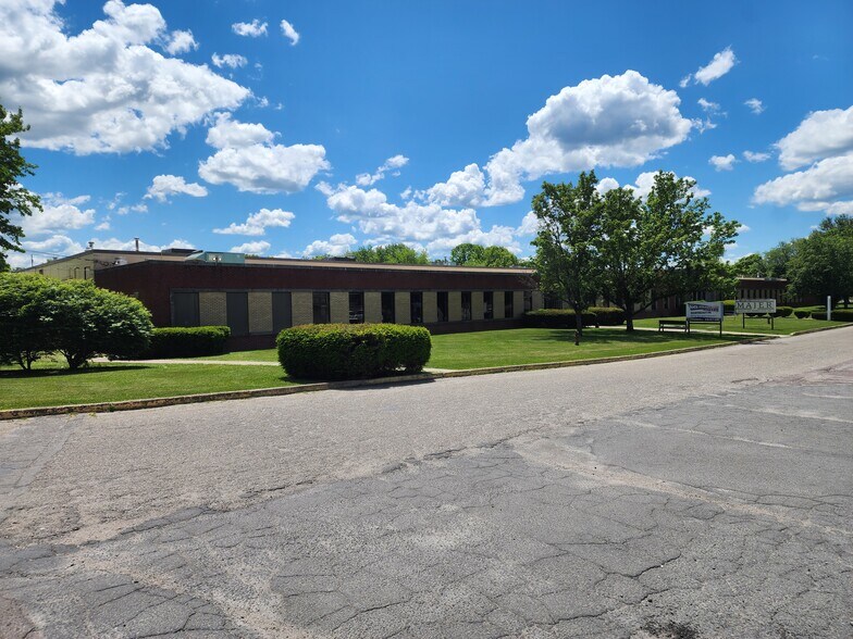 More Photos Of 1 Maxson Dr, Old Forge Warehouse For Lease