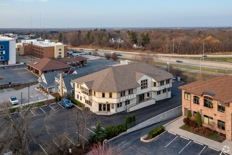 More Photos Of 7161 N Port Washington Rd, Glendale Office For Lease