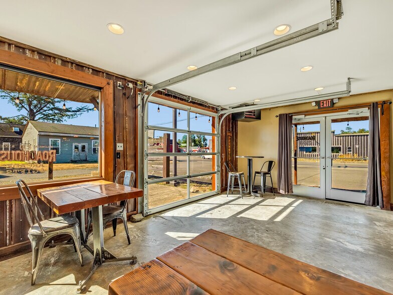 More Photos Of 780 US-101, Chinook Restaurant For Sale