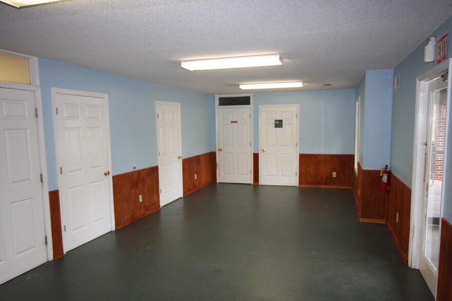 More Photos Of 691 N Cave Spring St, Cedartown Specialty For Sale