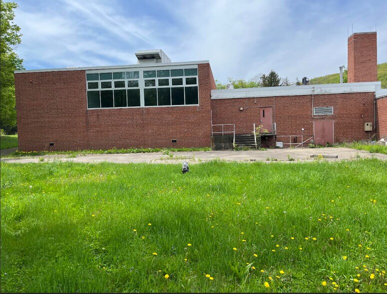 More Photos Of 5252 Monkey Run Rd, Gillett Schools For Sale