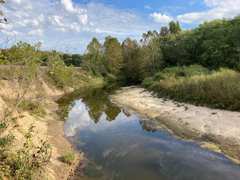 More Photos Of 22413 Highway C, Lawson Specialty For Sale