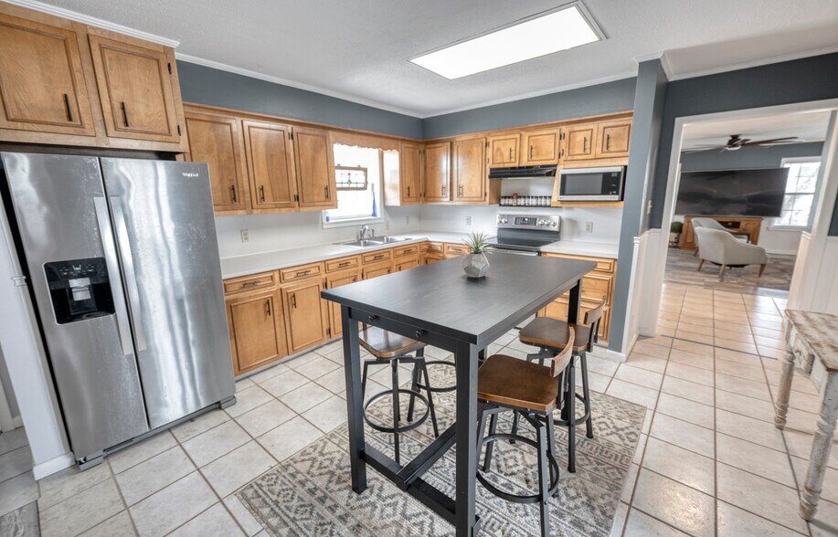 More Photos Of 1440-A TX-237, Round Top Flex For Sale