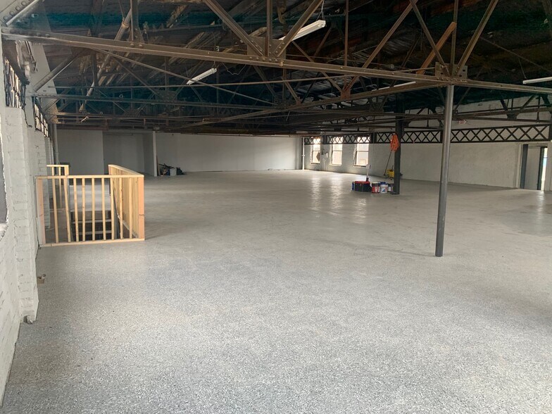 More Photos Of 4260 Tackawanna St, Philadelphia Warehouse For Lease