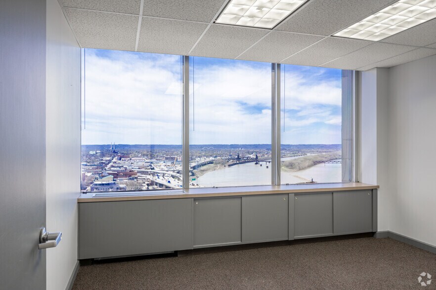 Photo of 21st Floor Ste 2108