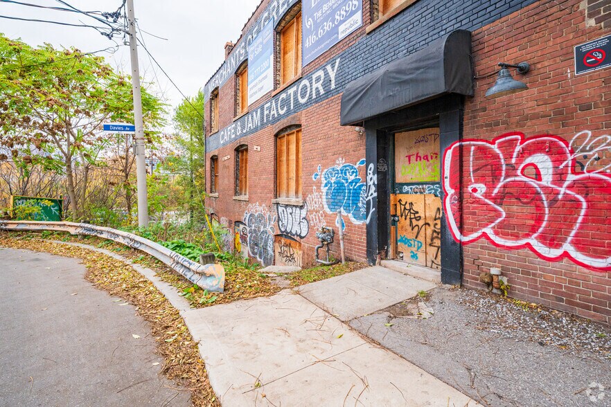 More Photos Of 2 Matilda St, Toronto Flex For Sale