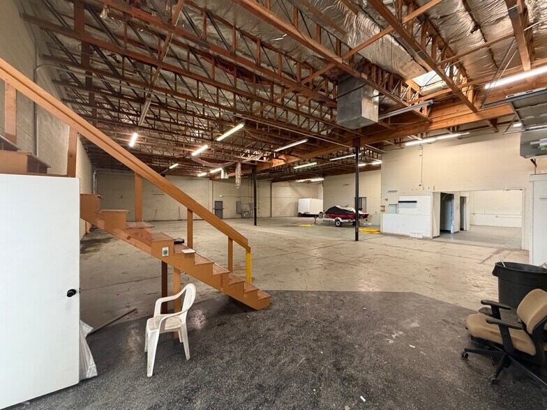 More Photos Of 1605 W 2100, Salt Lake City Light Distribution For Sale