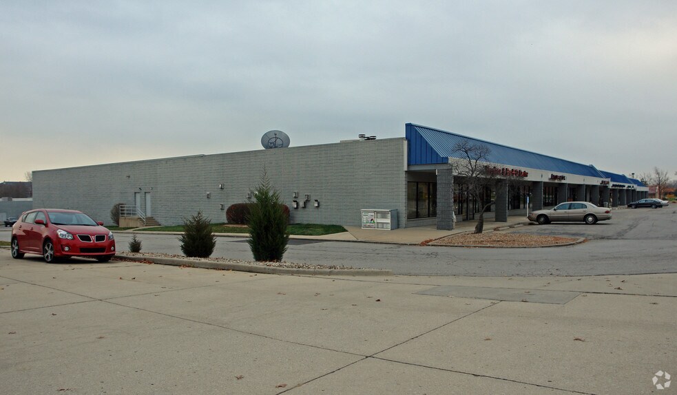 More Photos Of 10440-10470 Metcalf Ave, Overland Park General Retail For Lease