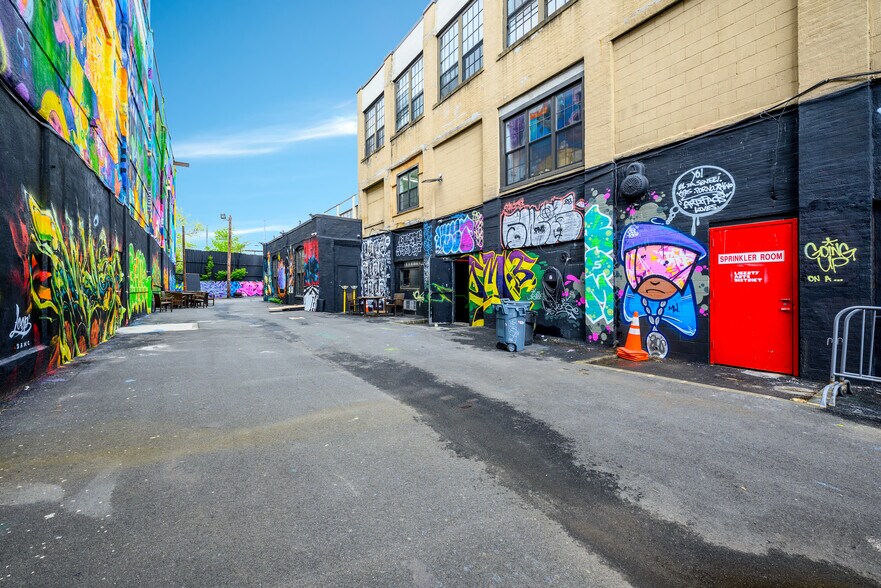 More Photos Of 86-90 Forrest St, Jersey City Warehouse For Lease