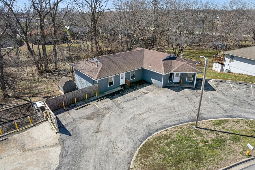 More Photos Of 205 Southbrook Pky, Kearney Daycare Center For Sale