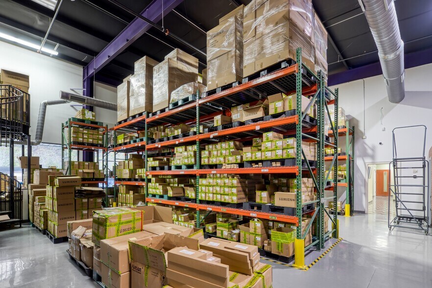 More Photos Of 3050 Matlock Dr, Kennesaw Light Manufacturing For Sale