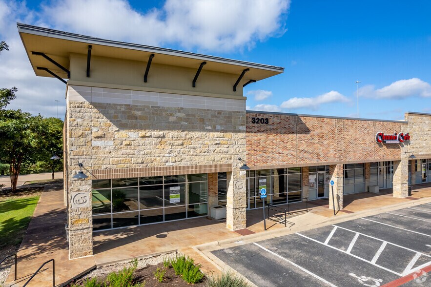 More Photos Of 117 Louis Henna Blvd, Round Rock Unknown For Lease