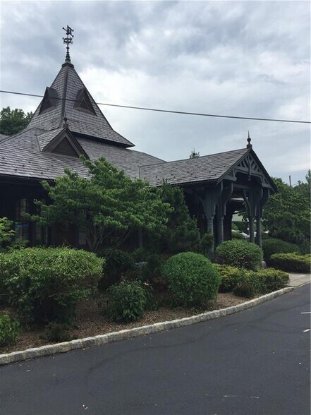 More Photos Of 538 NY-17A, Tuxedo Park General Retail For Sale