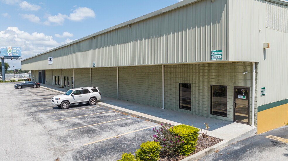 More Photos Of 3204 Winter Lake Rd, Lakeland Warehouse For Lease