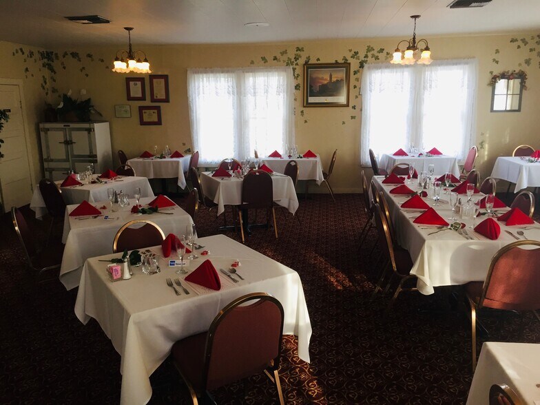More Photos Of 101 Moore, Moulton Restaurant For Sale
