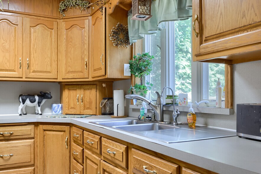 More Photos Of 197 Pencroft Dr N, Holtwood Industrial For Sale