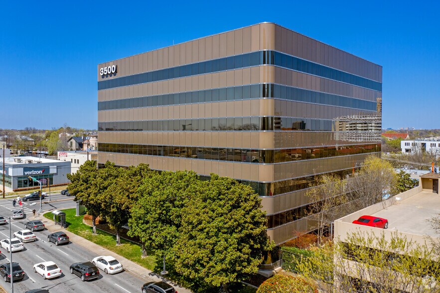 More Photos Of 3500 Oak Lawn Ave, Dallas Coworking Space