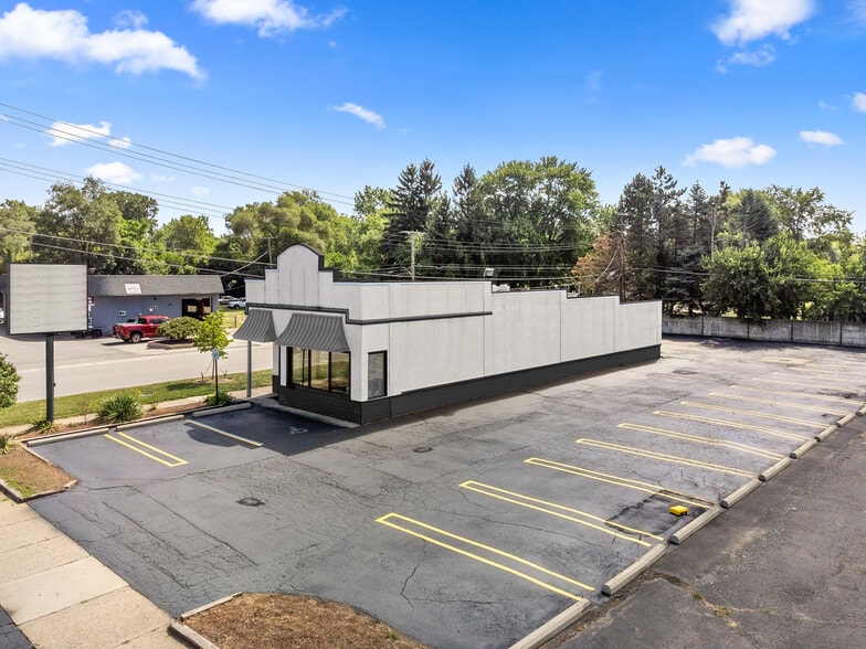 More Photos Of 28407 5 Mile Rd, Livonia Restaurant For Lease