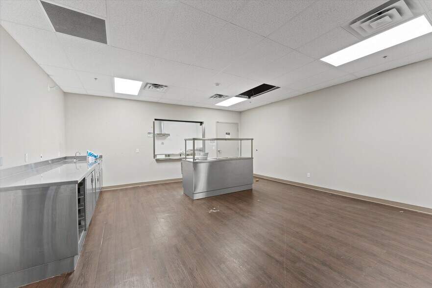More Photos Of 736-744 Ouellette Av, Windsor Storefront For Sale