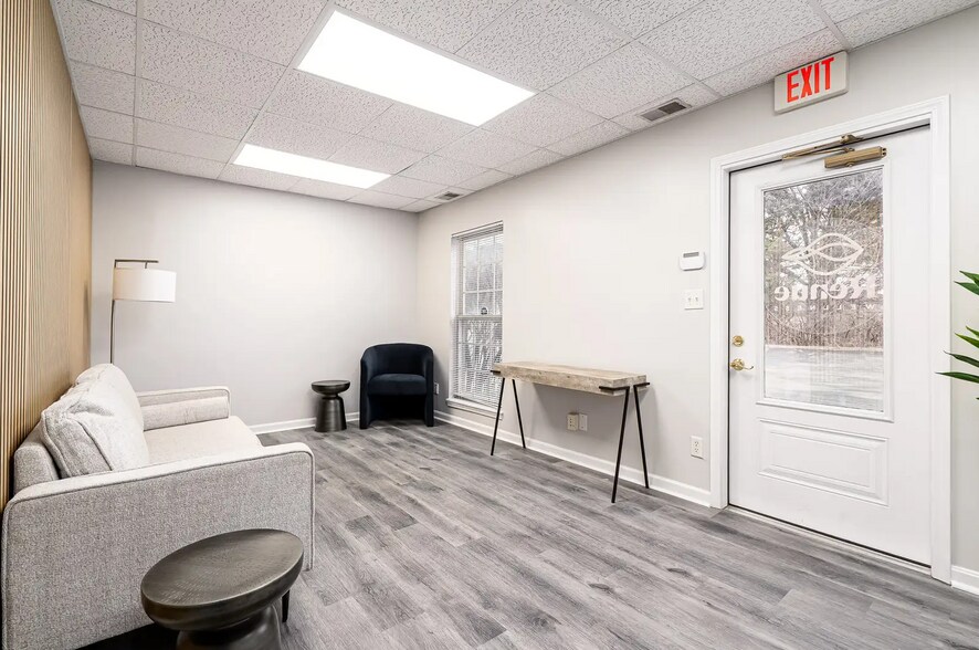More Photos Of 3103 Breckenridge Ln, Louisville Office For Sale