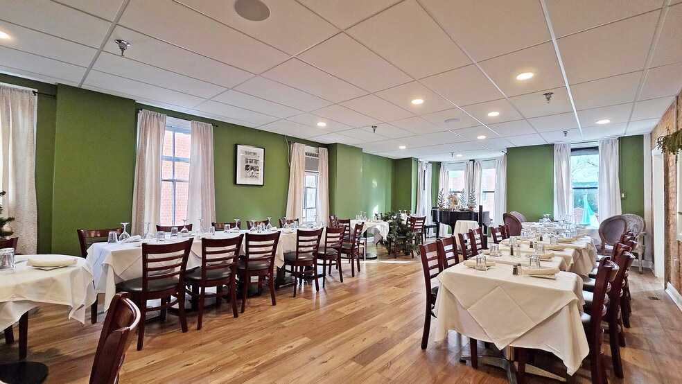 More Photos Of 305 S Washington St, Alexandria Restaurant For Lease