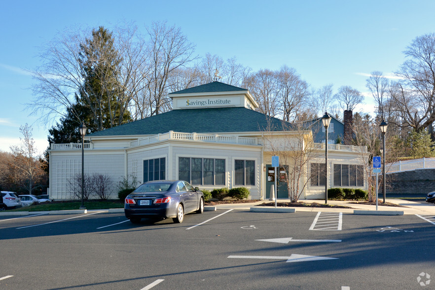 Primary Photo Of 50 E High St, East Hampton General Retail For Lease