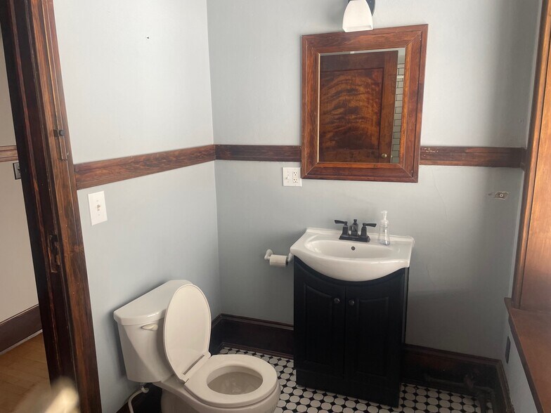 More Photos Of 628 Columbus St, Ottawa Loft Creative Space For Sale