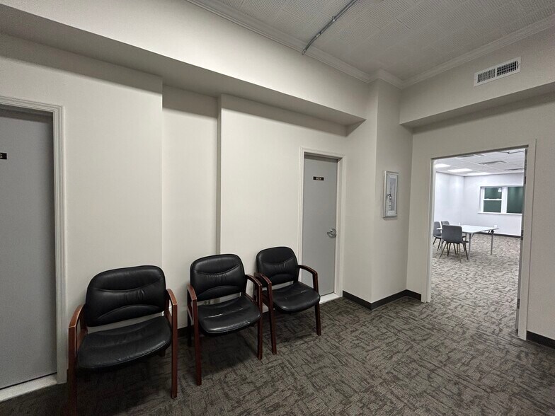 More Photos Of 5 Sunrise Plz, Valley Stream Office For Lease